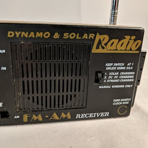 Dynamo & Solar Radio FM AM Receiver Solar Powered Hand Crank Battery - Picture 3 of 7